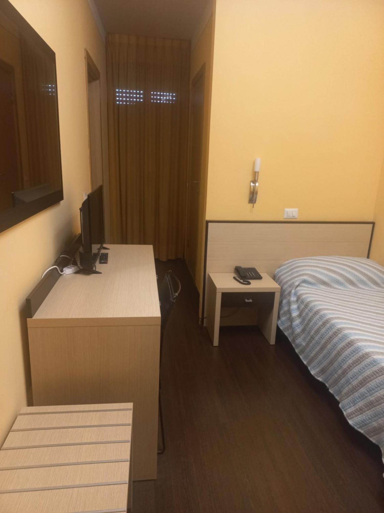 Oliver Hotel Ангьяри Экстерьер фото