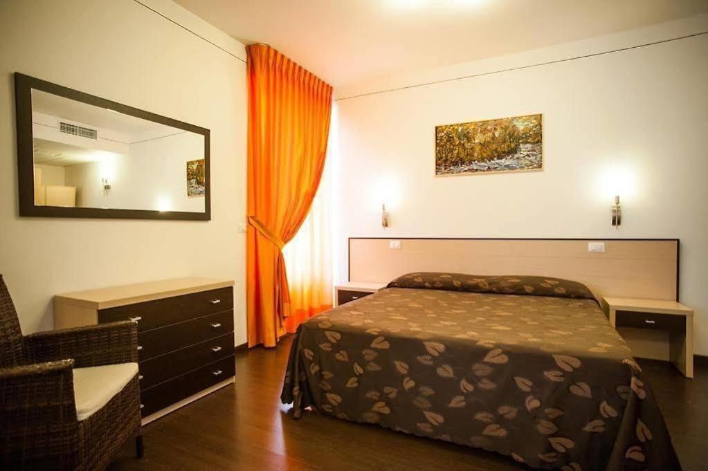 Oliver Hotel Ангьяри Экстерьер фото